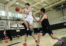 希腊媒：曼联与皇马已经报价奥林匹亚科斯18岁中场穆扎基蒂斯